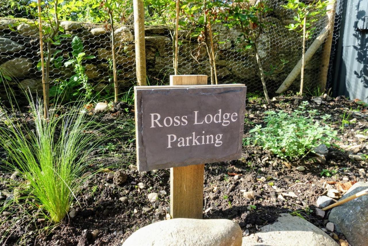 Ross Lodge Comrie Bagian luar foto