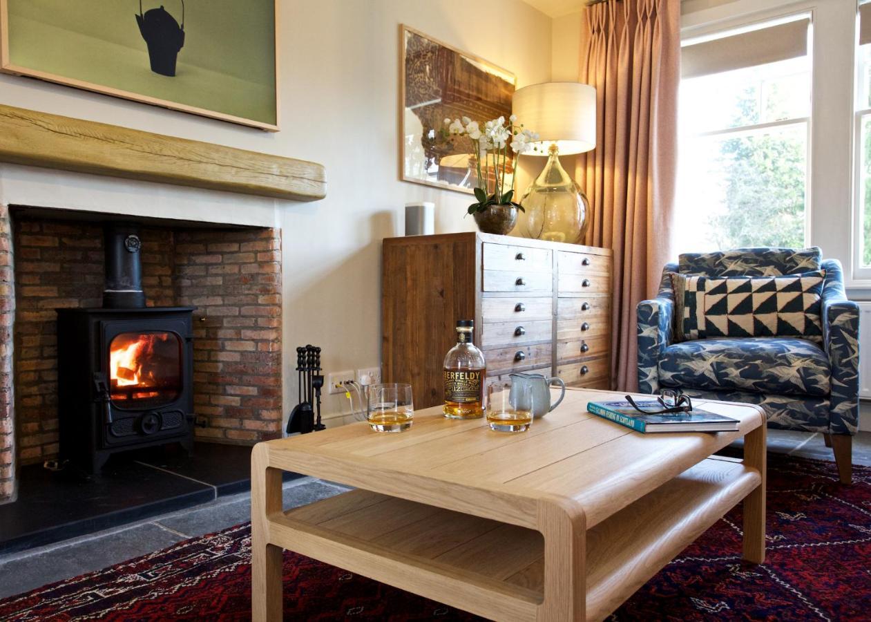 Ross Lodge Comrie Bagian luar foto